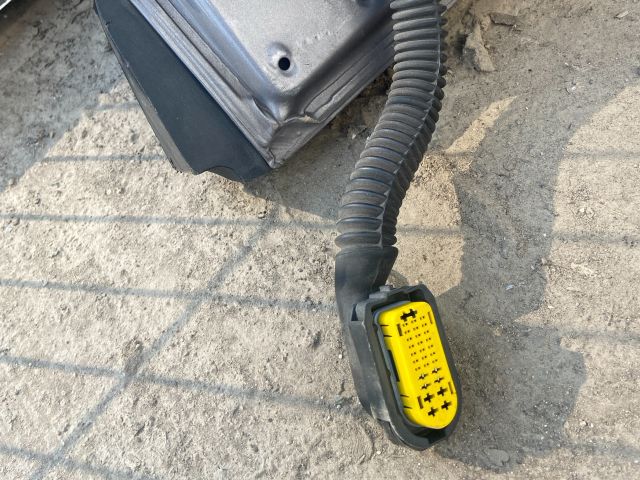 bontott RENAULT CLIO IV Jobb hátsó Ajtó (Részeivel)