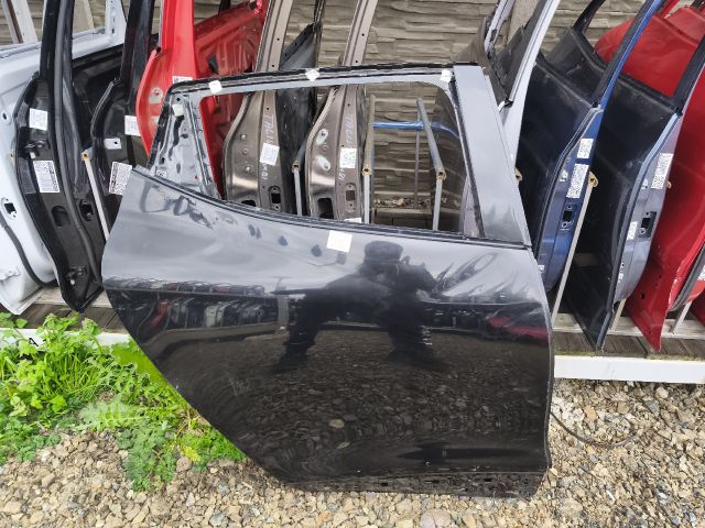 bontott RENAULT CLIO IV Jobb hátsó Ajtó (Üres lemez)