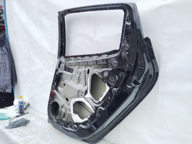 bontott RENAULT CLIO IV Jobb hátsó Ajtó (Üres lemez)