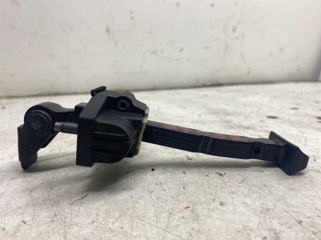 bontott RENAULT CLIO IV Jobb hátsó Ajtóhatároló