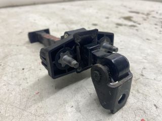 bontott RENAULT CLIO IV Jobb hátsó Ajtóhatároló