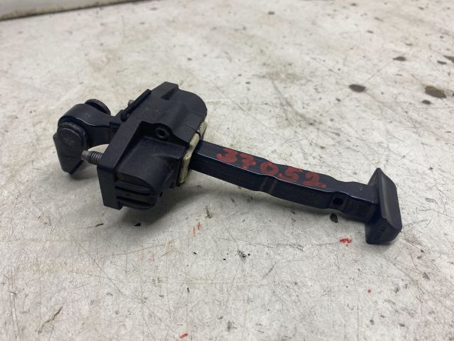 bontott RENAULT CLIO IV Jobb hátsó Ajtóhatároló