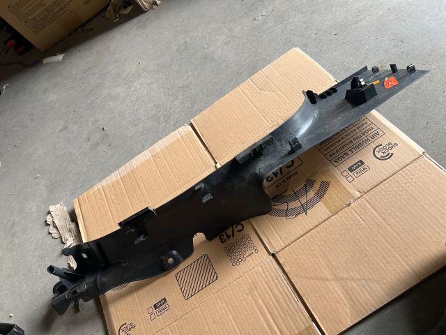 bontott RENAULT CLIO IV Jobb hátsó Belső Küszöb Burkolat