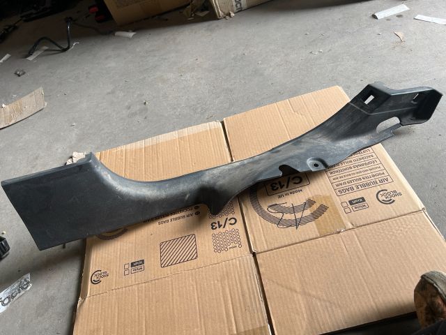 bontott RENAULT CLIO IV Jobb hátsó Belső Küszöb Burkolat