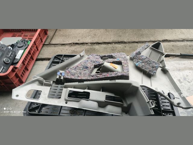 bontott RENAULT CLIO IV Jobb hátsó Csomagtér Burkolat (Műanyag)