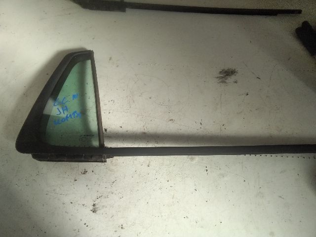 bontott RENAULT CLIO IV Jobb hátsó Fixüveg (Ajtóban)