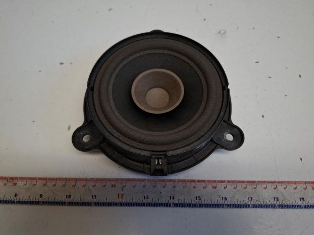 bontott RENAULT CLIO IV Jobb hátsó Hangszóró