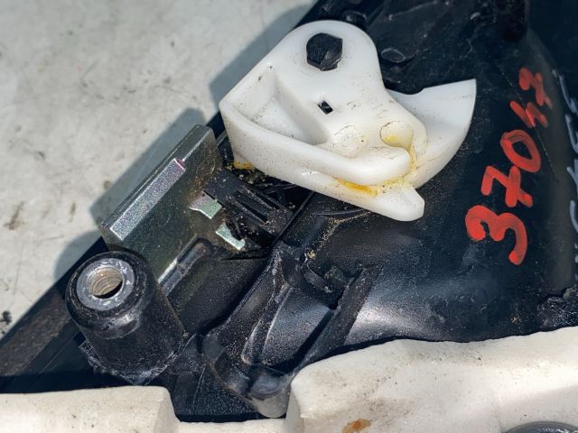 bontott RENAULT CLIO IV Jobb hátsó Külső Kilincs