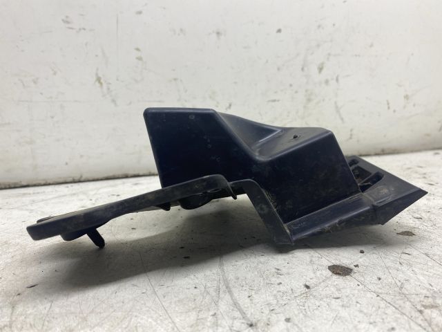 bontott RENAULT CLIO IV Jobb hátsó Lökhárító Tartó (Műanyag)