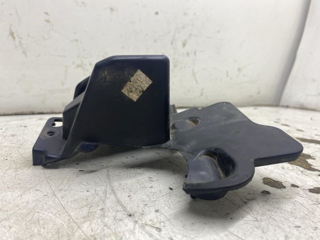 bontott RENAULT CLIO IV Jobb hátsó Lökhárító Tartó (Műanyag)