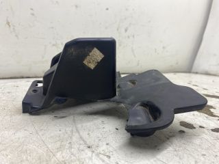 bontott RENAULT CLIO IV Jobb hátsó Lökhárító Tartó (Műanyag)