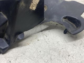 bontott RENAULT CLIO IV Jobb hátsó Lökhárító Tartó (Műanyag)