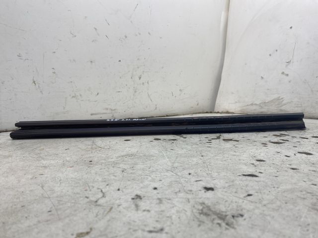 bontott RENAULT CLIO IV Jobb hátsó Vízlehúzó Gumicsík