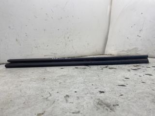 bontott RENAULT CLIO IV Jobb hátsó Vízlehúzó Gumicsík