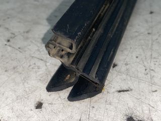 bontott RENAULT CLIO IV Jobb hátsó Vízlehúzó Gumicsík