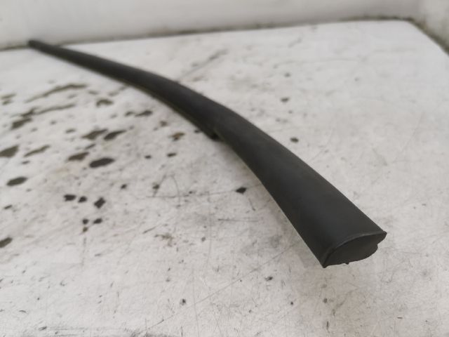 bontott RENAULT CLIO IV Jobb hátsó Vízlehúzó Gumicsík