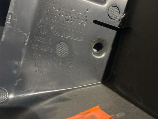 bontott RENAULT CLIO IV Jobb Kalaptartó Tartó Konzol