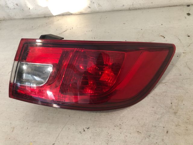 bontott RENAULT CLIO IV Jobb Külső Hátsó Lámpa