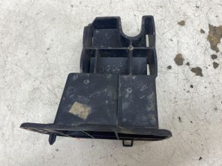 bontott RENAULT CLIO IV Jobb Lökhárító Tartó Nyúlványvég