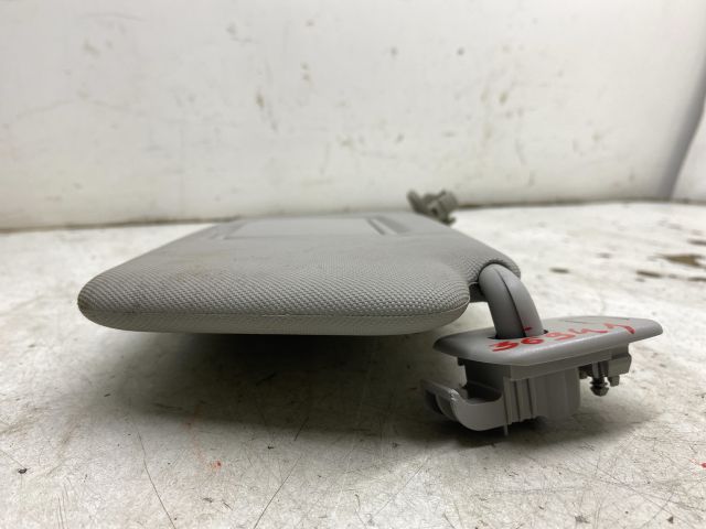 bontott RENAULT CLIO IV Jobb Napellenző