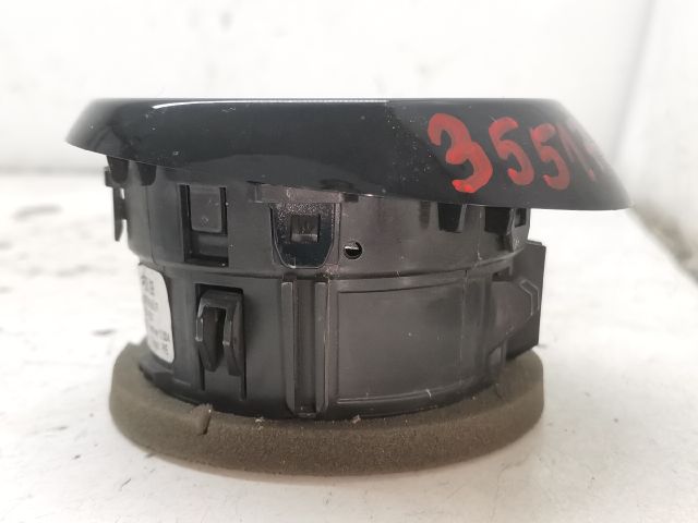 bontott RENAULT CLIO IV Jobb Szellőző