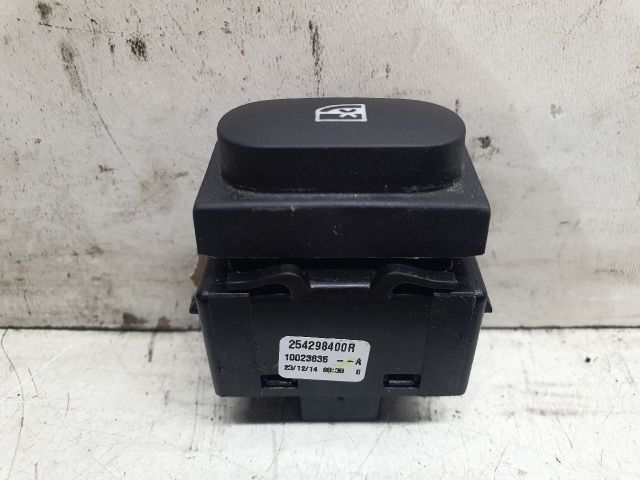 bontott RENAULT CLIO IV Kapcsoló (Magában)