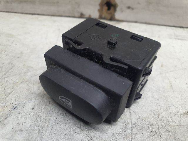 bontott RENAULT CLIO IV Kapcsoló (Magában)