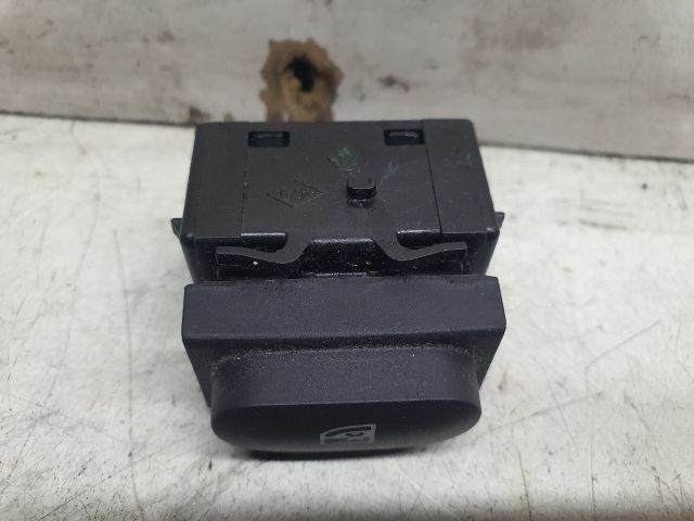 bontott RENAULT CLIO IV Kapcsoló (Magában)