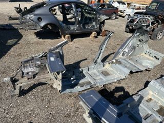 bontott RENAULT CLIO IV Karosszéria Csomag