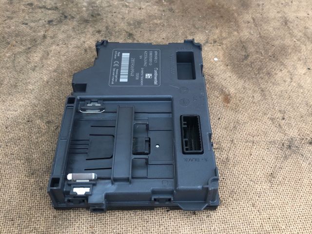 bontott RENAULT CLIO IV Kártyaolvasó