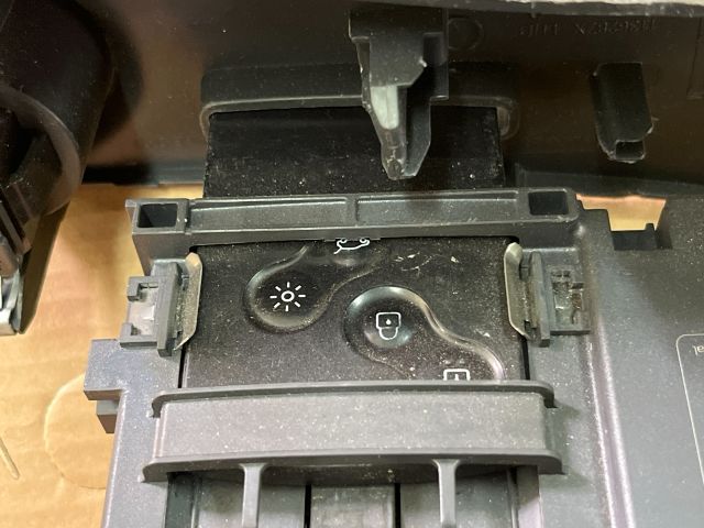 bontott RENAULT CLIO IV Kártyaolvasó