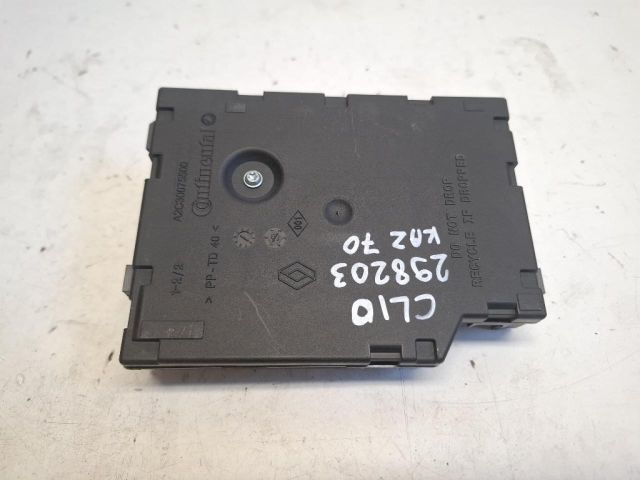 bontott RENAULT CLIO IV Kártyaolvasó