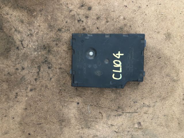 bontott RENAULT CLIO IV Kártyaolvasó