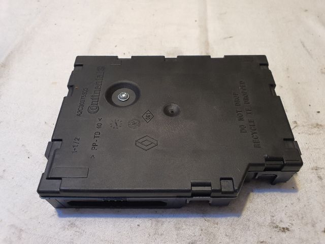 bontott RENAULT CLIO IV Kártyaolvasó