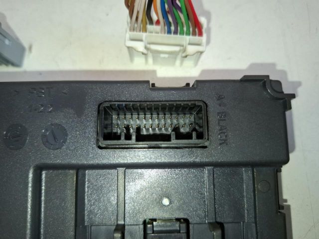 bontott RENAULT CLIO IV Kártyaolvasó