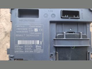 bontott RENAULT CLIO IV Kártyaolvasó