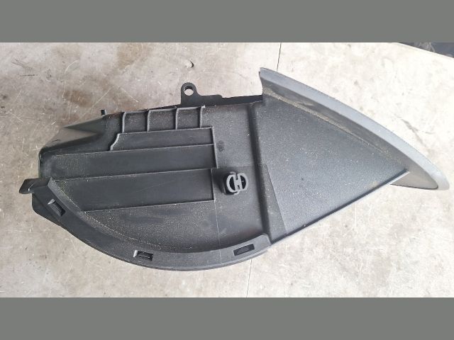 bontott RENAULT CLIO IV Kesztyűtartó Ajtó