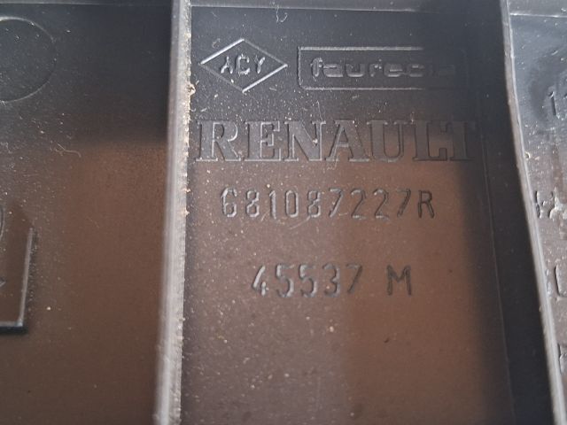 bontott RENAULT CLIO IV Kesztyűtartó Ajtó