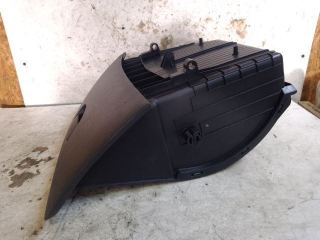 bontott RENAULT CLIO IV Kesztyűtartó