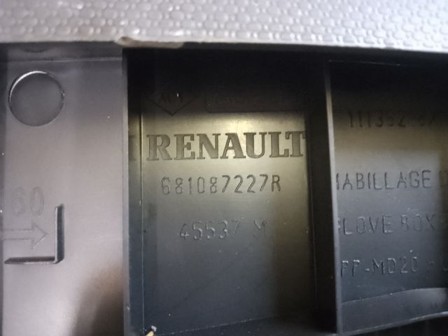 bontott RENAULT CLIO IV Kesztyűtartó