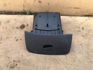 bontott RENAULT CLIO IV Kesztyűtartó