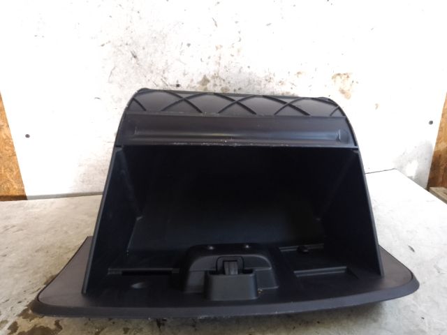 bontott RENAULT CLIO IV Kesztyűtartó