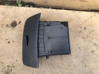 bontott RENAULT CLIO IV Kesztyűtartó