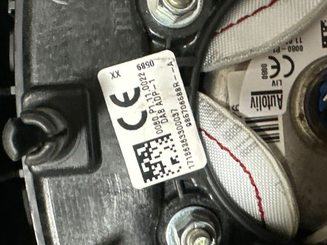 bontott RENAULT CLIO IV Kormánylégzsák