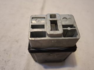 bontott RENAULT CLIO IV Kormányzár (Elektromos)