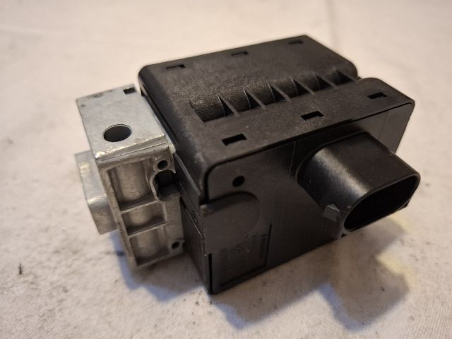 bontott RENAULT CLIO IV Kormányzár (Elektromos)