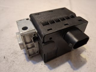 bontott RENAULT CLIO IV Kormányzár (Elektromos)