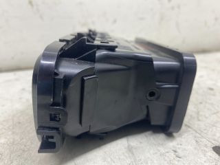 bontott RENAULT CLIO IV Középső Szellőző