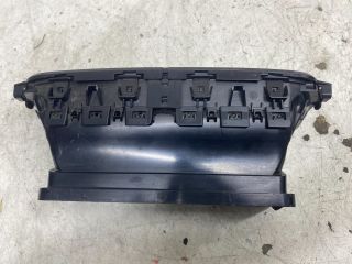 bontott RENAULT CLIO IV Középső Szellőző