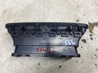 bontott RENAULT CLIO IV Középső Szellőző